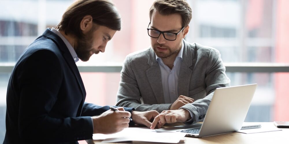 How to Choose the Right Insurance Policy for Your Trucking Operations